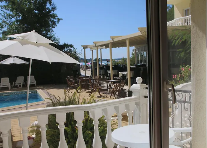 Beachfront Apartment In 4Star Hotel - Kiten Foto