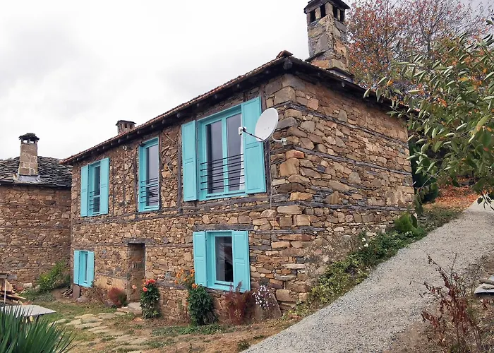 Вила 'Гнездото', Villa 'The nest', Rhodope mountains, Banite Vishnevo снимка