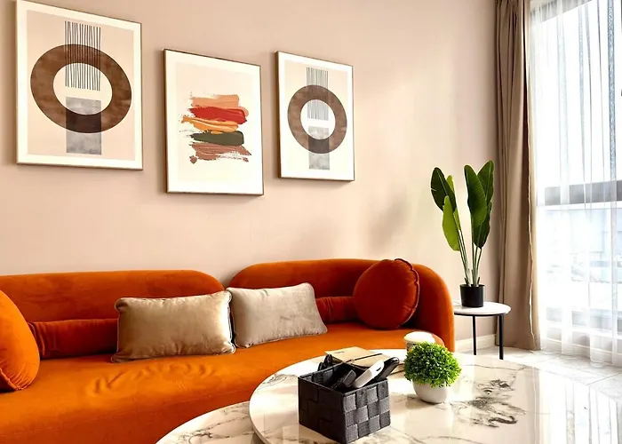 Urban Glow Next To Hospital By Cosher Bŭnzarito 사진