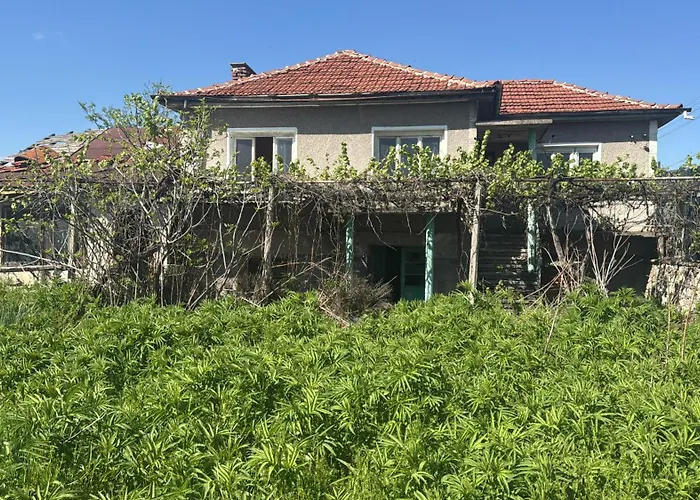 Pazardzhik Shelter House 3 Empty Rooms, No Electric, No Water, No Wc, Free Car Parking, Glavinitsa Self Check-Inの写真