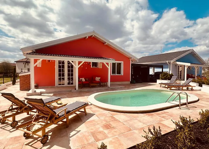 Фото Hambarlii Boutique Villas Бутикови Вили Хамбарлии Zhitnitsa