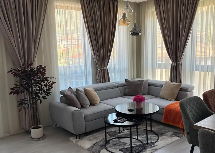 Family Apartment In Central קרלובו תמונה