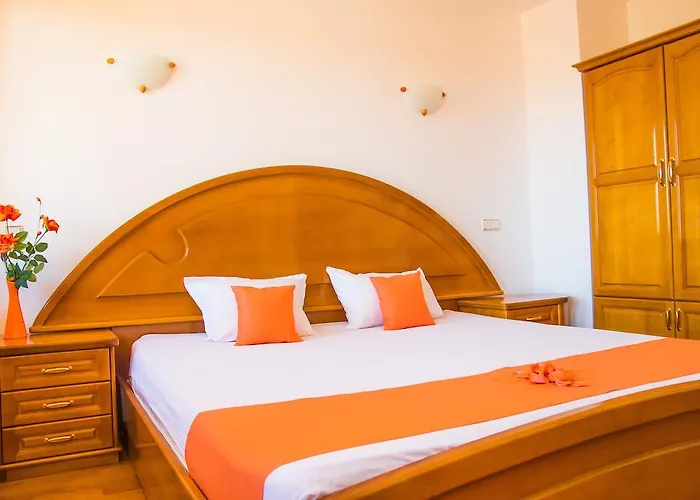 Family Hotel Elegance Arbanasi photo