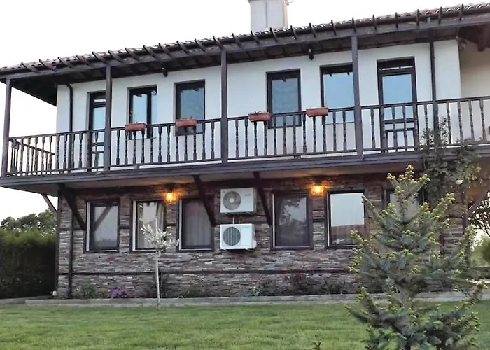 foto di Two-Bedroom Holiday Home In Velika Village Zvezdets